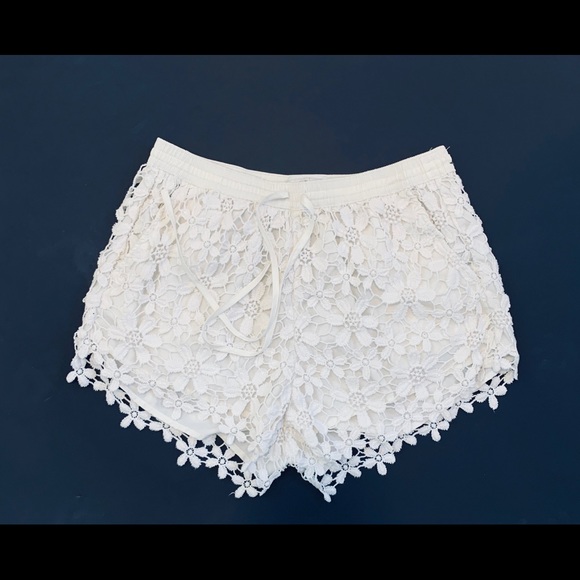 Abercrombie & Fitch Pants - Abercrombie and Fitch Lace Crochet White Shorts S